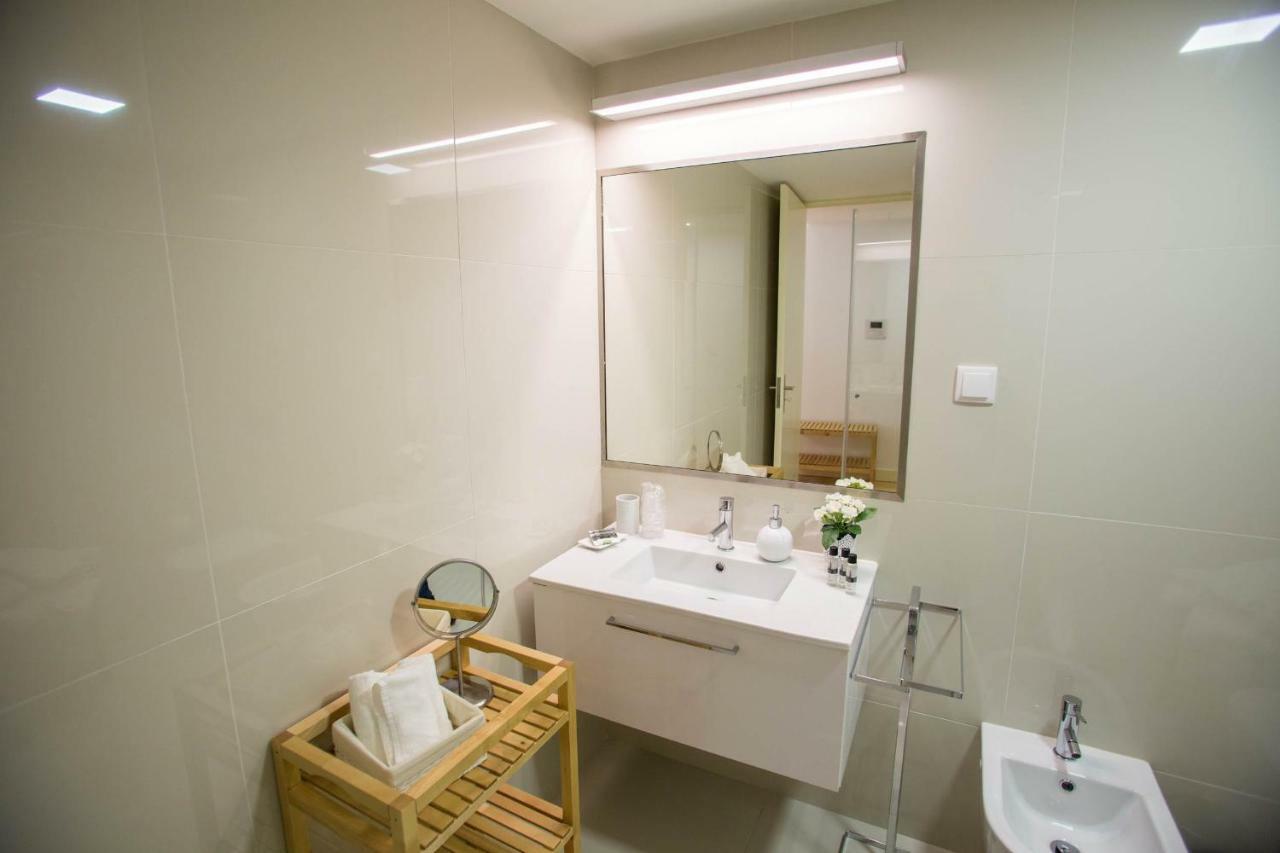 Almada Story Apartments By Porto City Hosts ภายนอก รูปภาพ